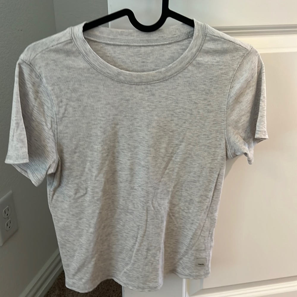 Vuori Pose Fitted Tee